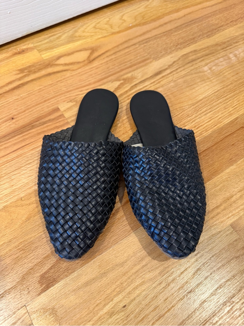 Universal Thread Black Woven Slide Mules